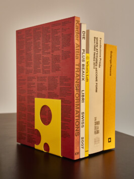 thE physicaL spherE oF conversatioN takinG placE